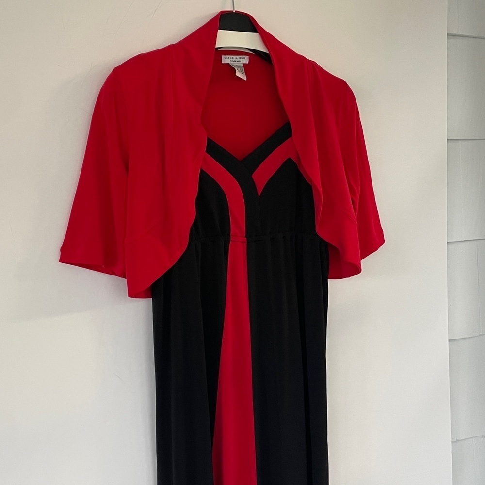 Elegant Black and Red Sleeveless Maxi Dress Medium With Red Shrug - Picture 10 of 16